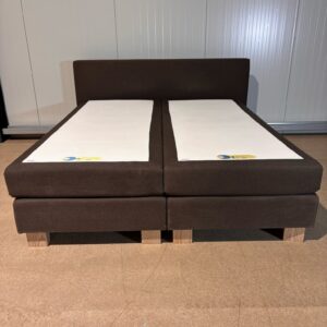 Boxspring   180X220.  (S01)